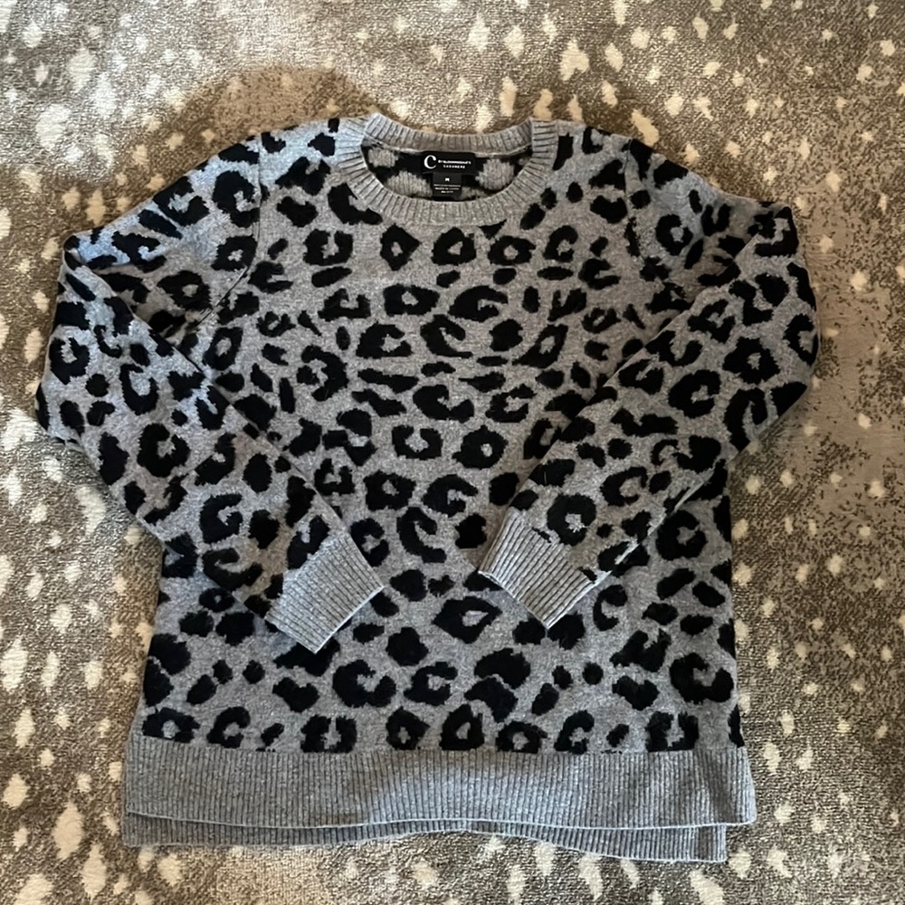 Bloomingdale’s brand Cub Bloomingdale’s cashmere sweater